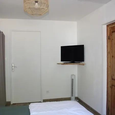 بيت للعطل Chez Louisette لو كْروتْوَ
